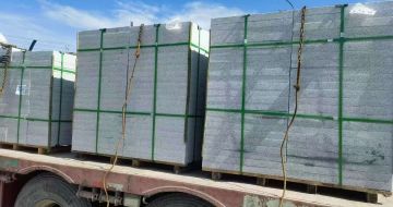 泰安 芝麻白花岗岩地铺石装车日常