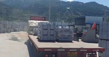 泰安 芝麻白仿形路沿石，直形路沿石