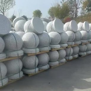 泰安 白麻花岗岩石材圆球，石球，挡车球，隔离球，景观石球，风水球等