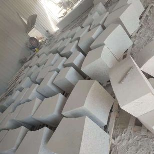 泰安 白麻花岗岩异形坐凳