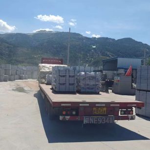 泰安 芝麻白仿形路沿石，直形路沿石