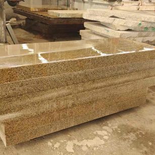 泰安 黄金麻栏杆料半成品加工中