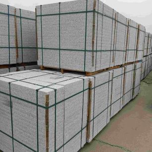 泰安 白麻花岗岩石材荔枝面地铺石（300*600*50）