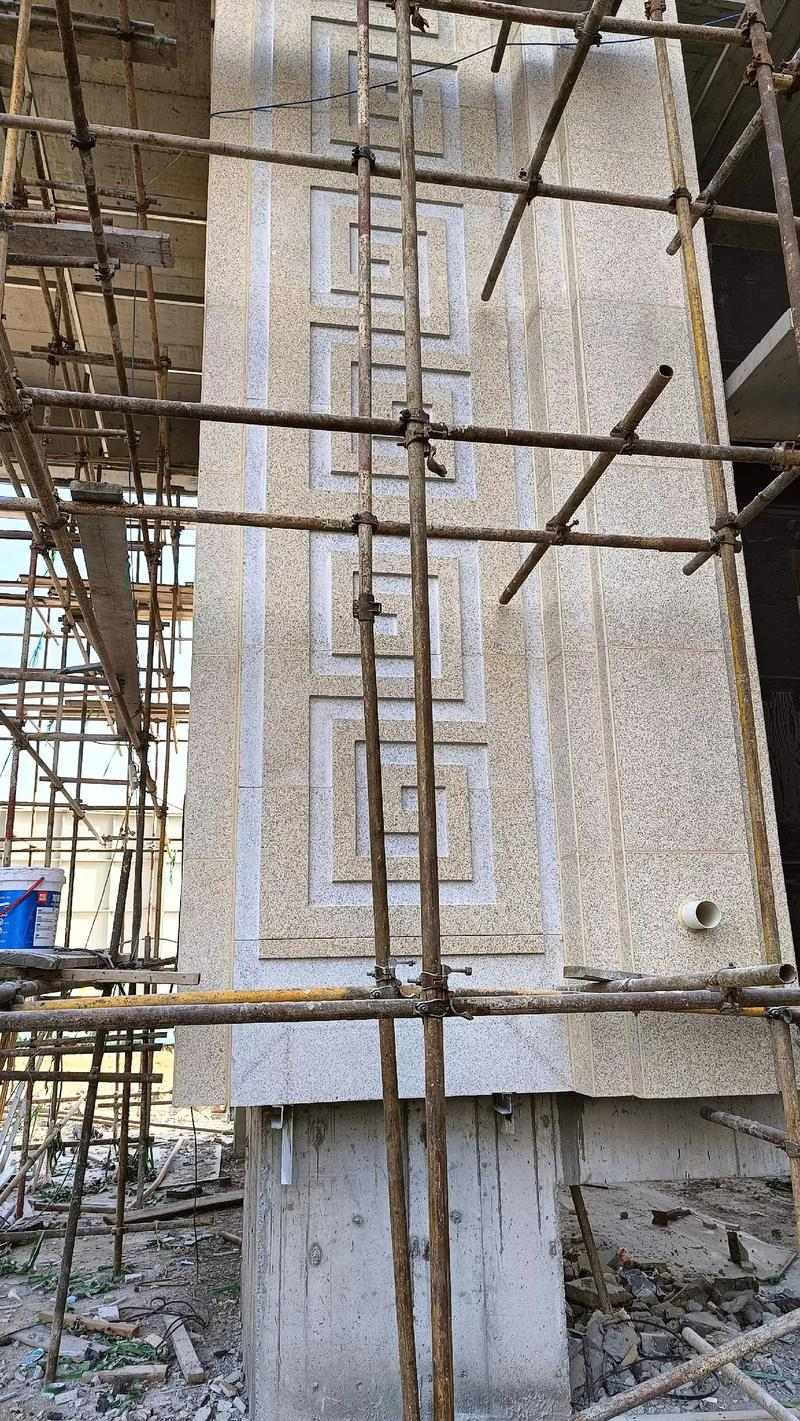 泰安 黄金麻花岗岩别墅外墙干挂回纹造型效果