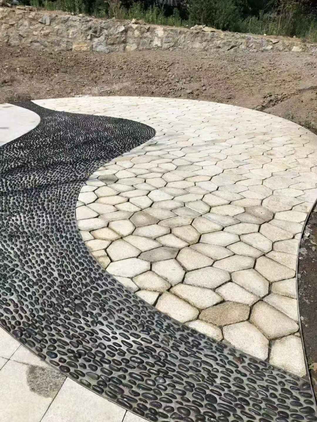 泰安 黄金麻冰裂纹地铺石工地铺装案例