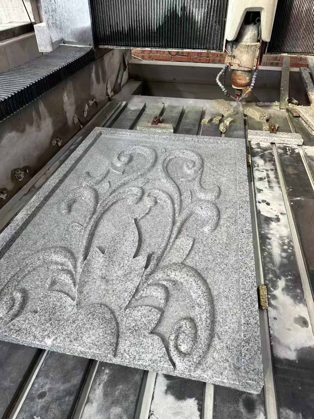 泰安 白麻别墅干挂雕花板