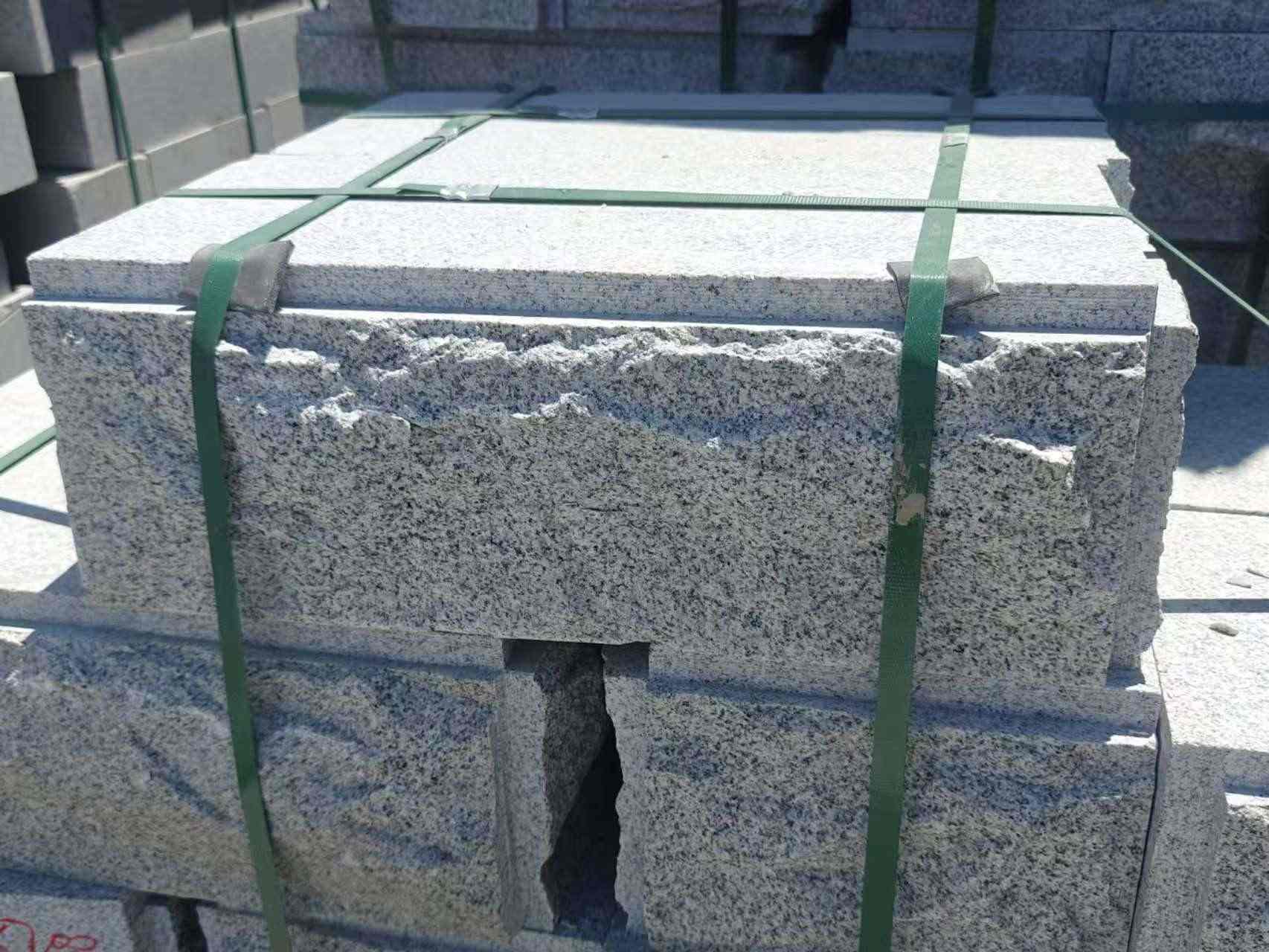 泰安 芝麻白花岗岩自然面成品