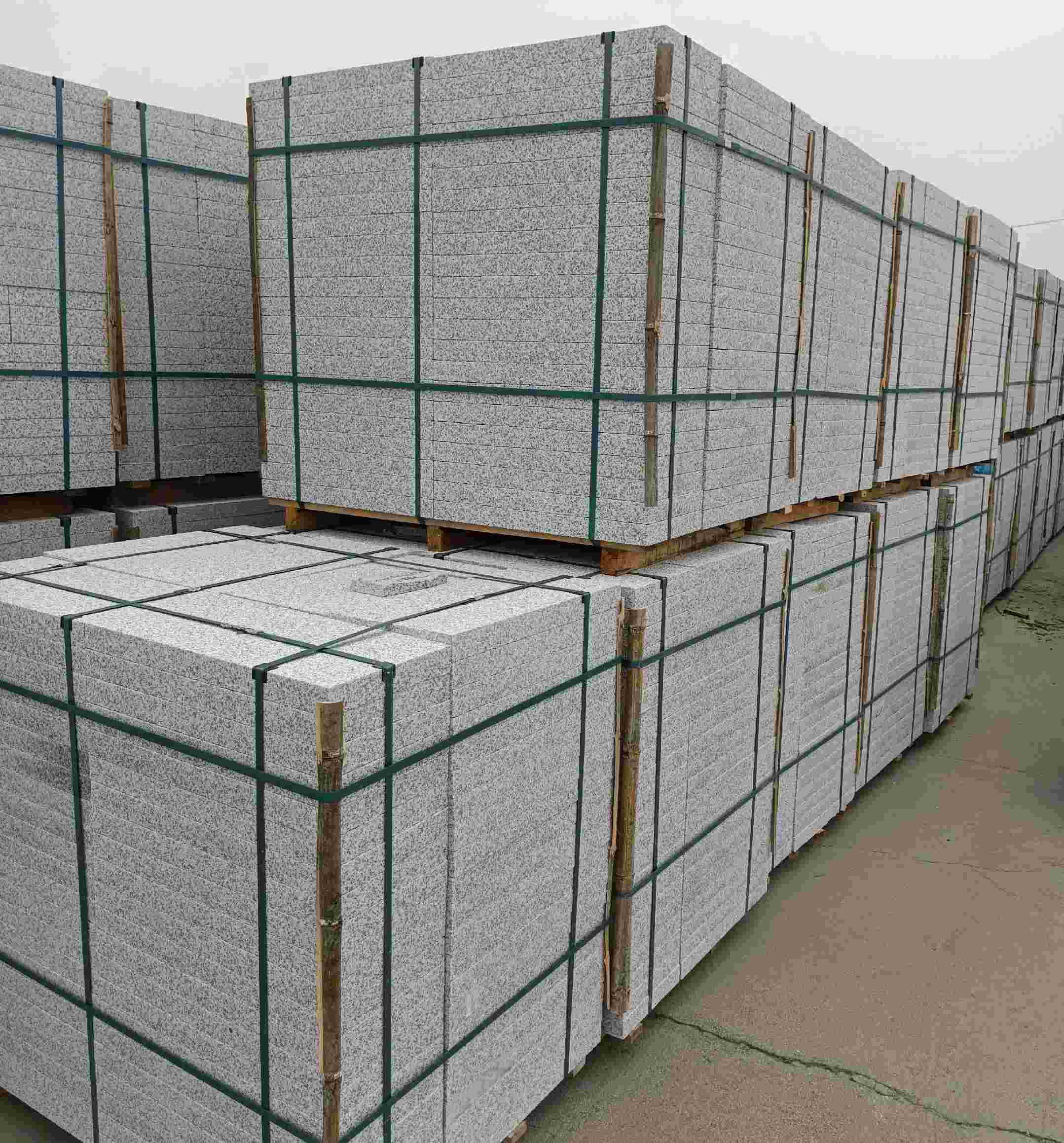 泰安 白麻花岗岩石材荔枝面地铺石（300*600*50）