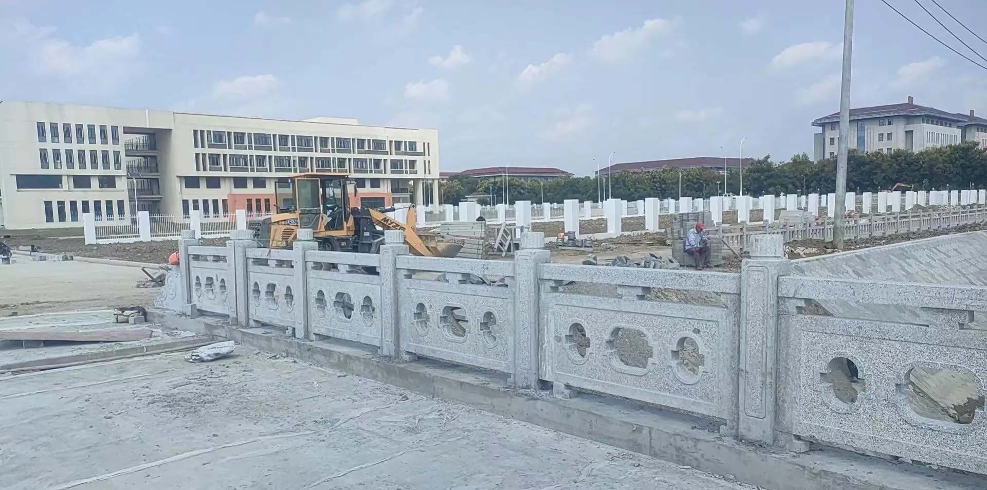 泰安 白麻花岗岩荔枝面河道栏杆