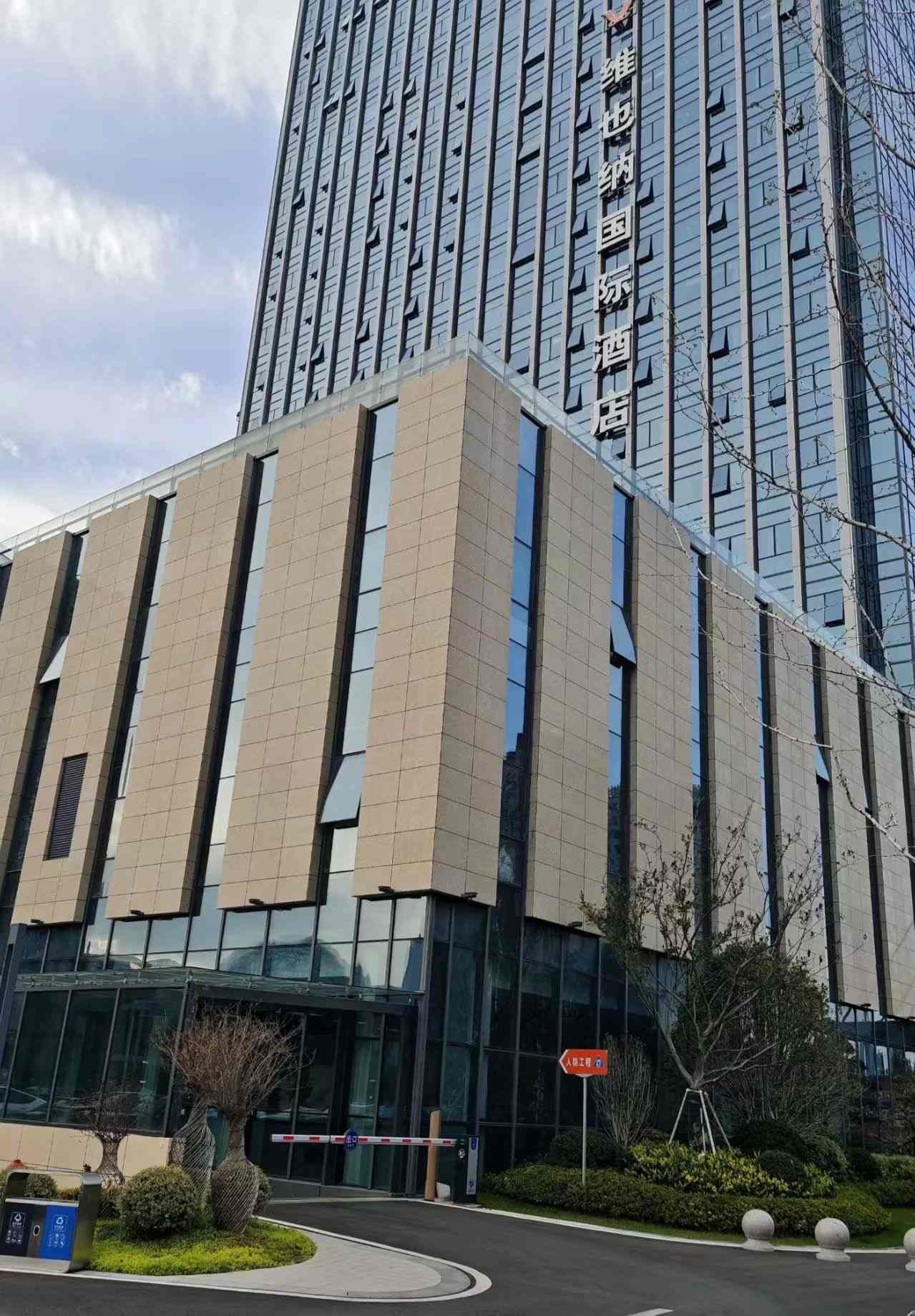 泰安 黄金麻花岗岩外墙干挂