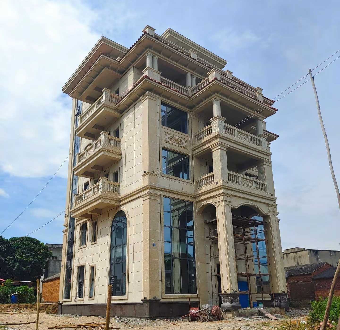 泰安 黄金麻花岗岩石材别墅外墙干挂搭配（雕花栏杆花瓶柱门楼罗马柱）