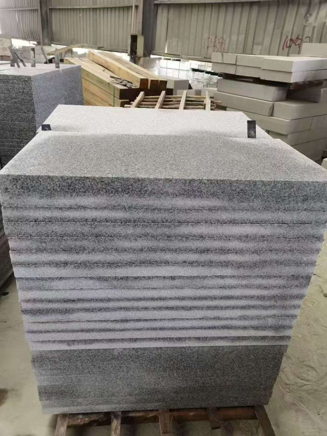 泰安 芝麻白5公分火烧地铺成品，900*400，规格可定制