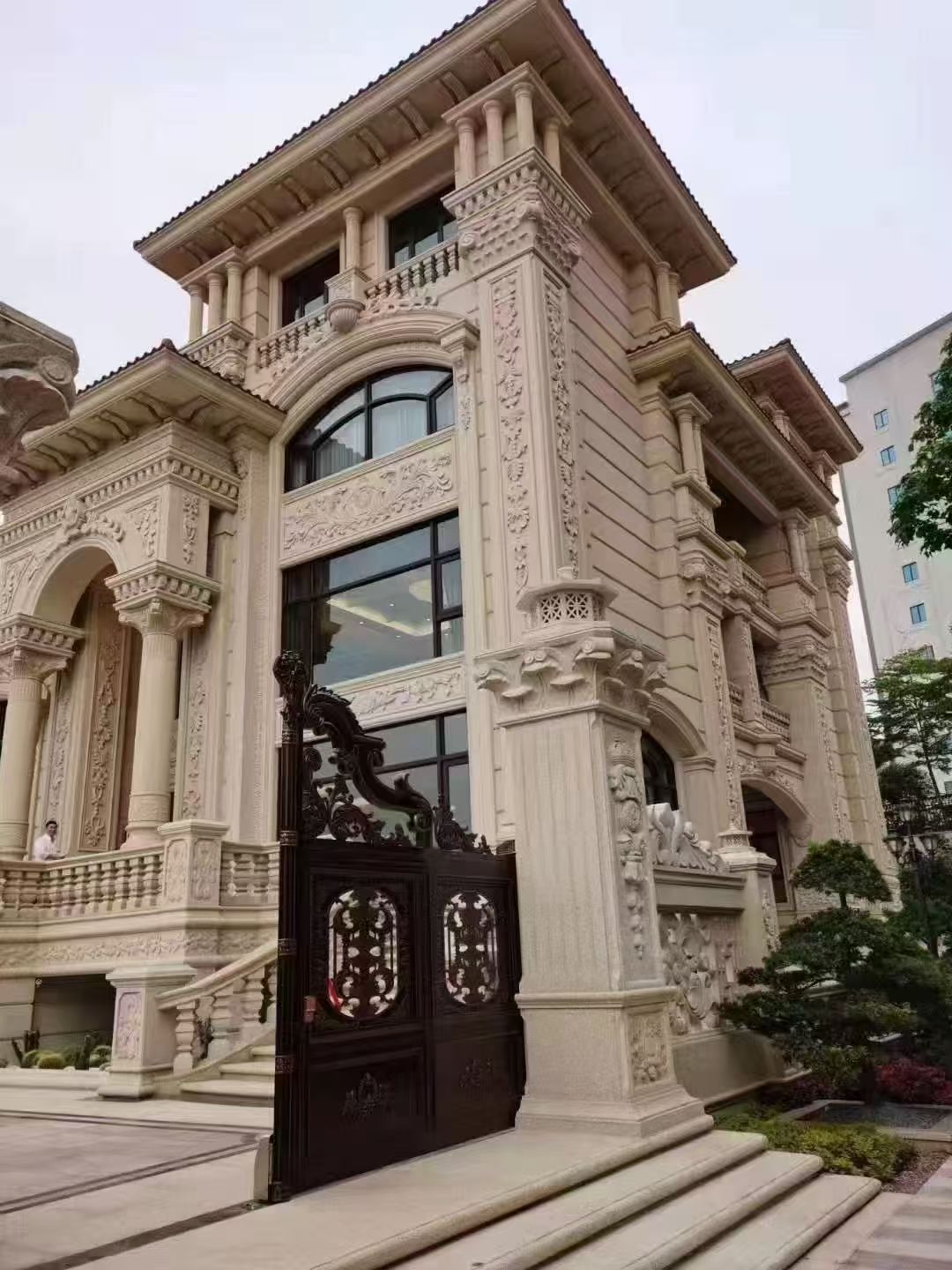 泰安 黄金麻花岗岩别墅外墙干挂效果展示