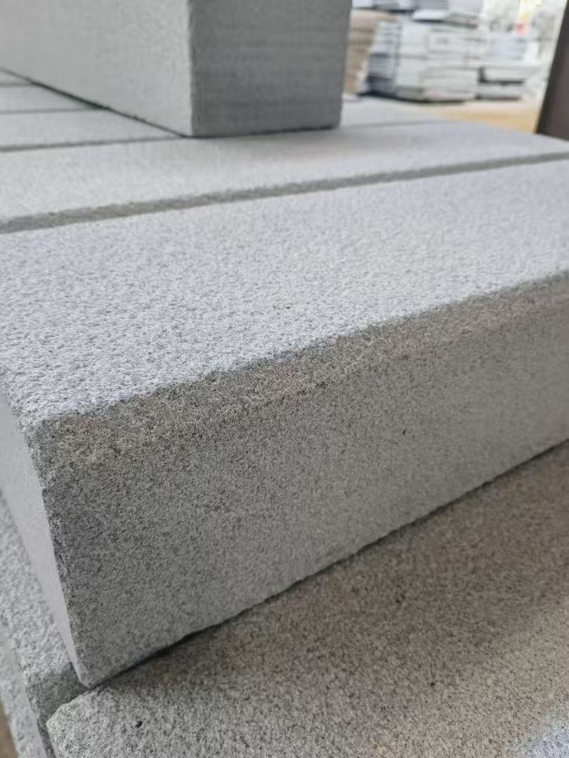 泰安 芝麻灰荔枝面路沿石