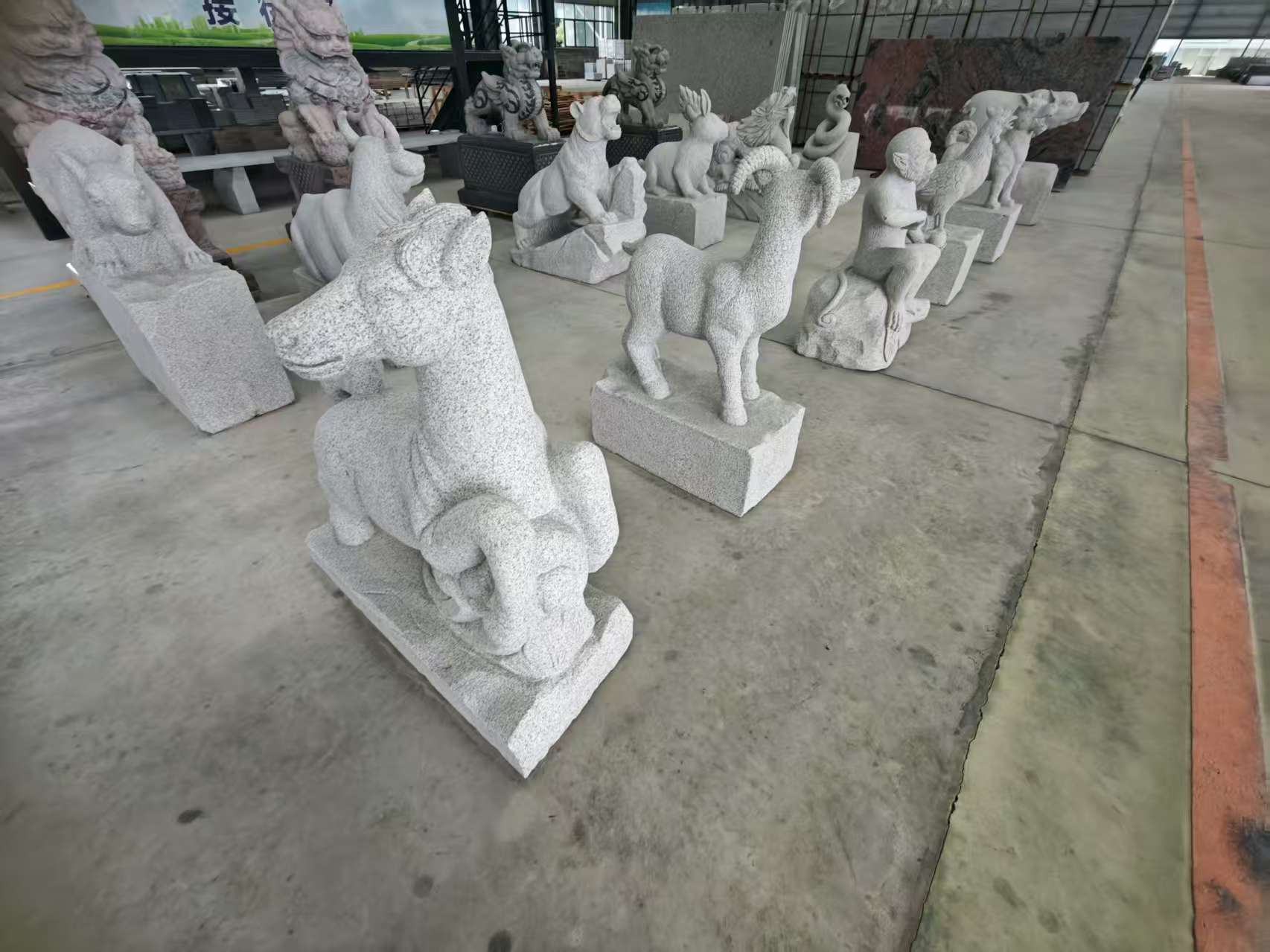 泰安 芝麻白花岗岩造型立体雕刻——十二生肖