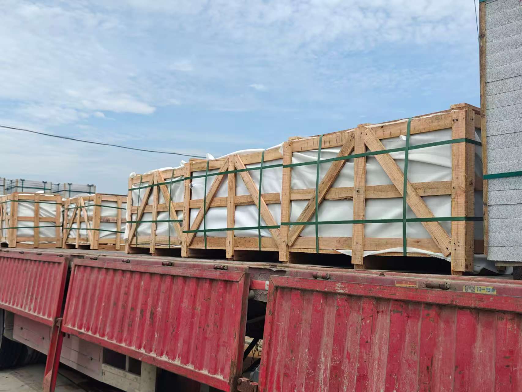 泰安 芝麻白花岗岩地铺石出口专车-泰国游