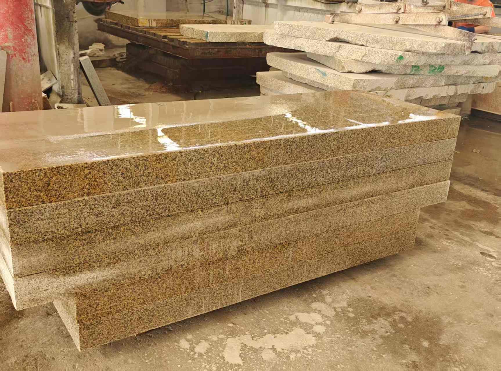 泰安 黄金麻栏杆料半成品加工中