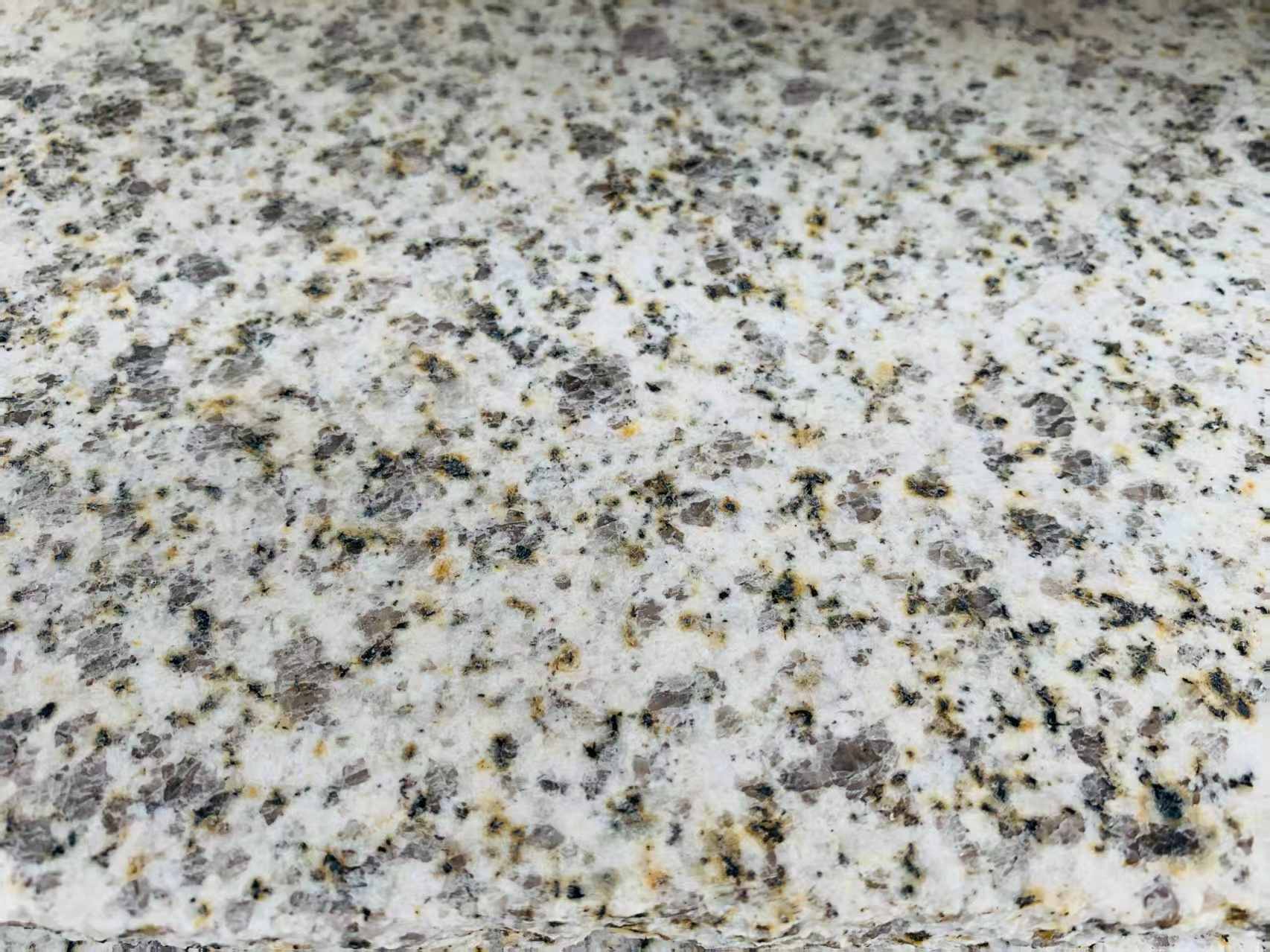 泰安 黄金麻花岗岩石材浅黄光面