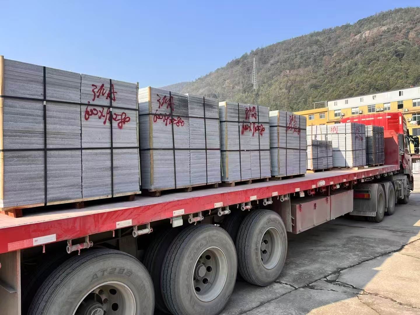 泰安 芝麻灰地铺石出货日常