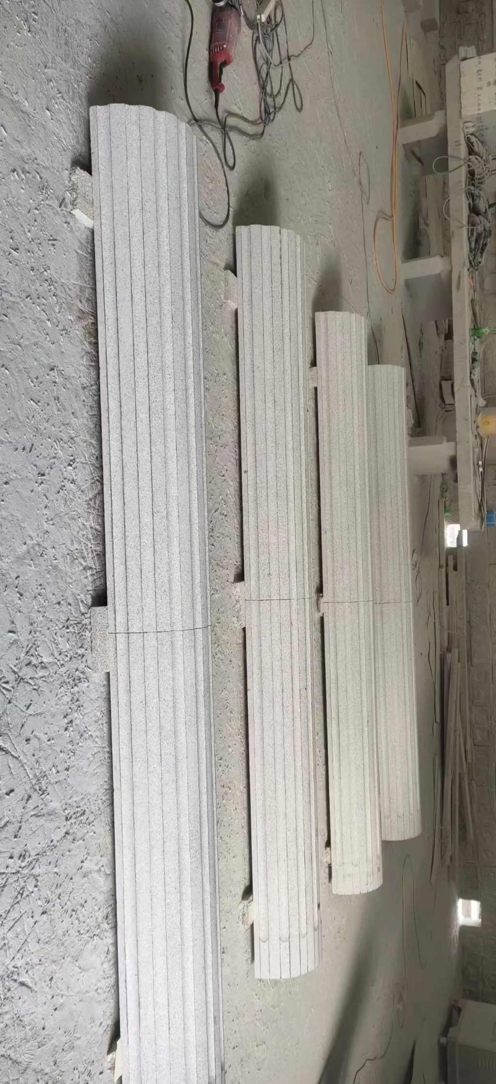 泰安 花岗岩厂家带你看白麻花岗岩门楼大柱柱皮