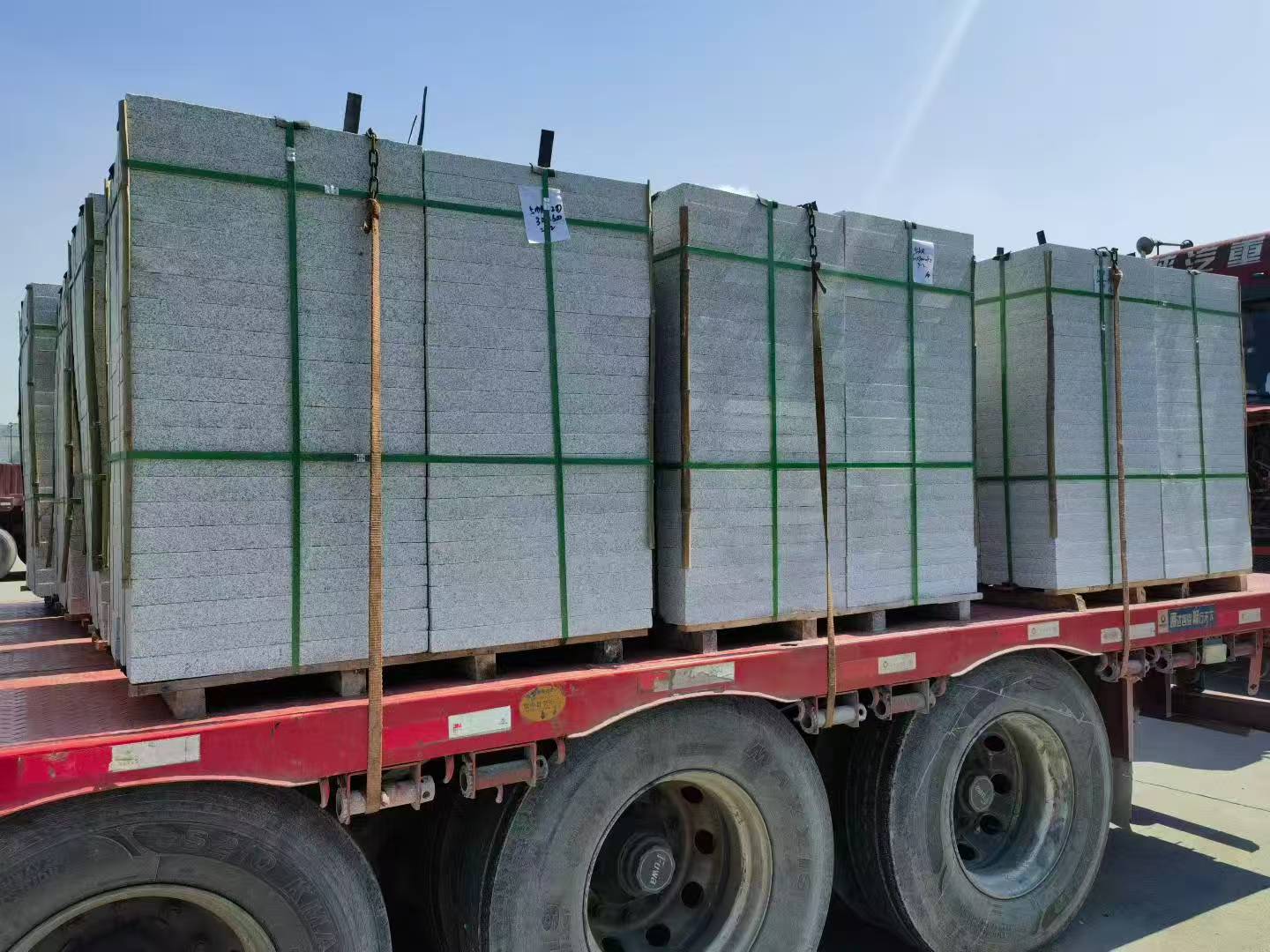 泰安芝麻白花岗岩出货日常地铺石