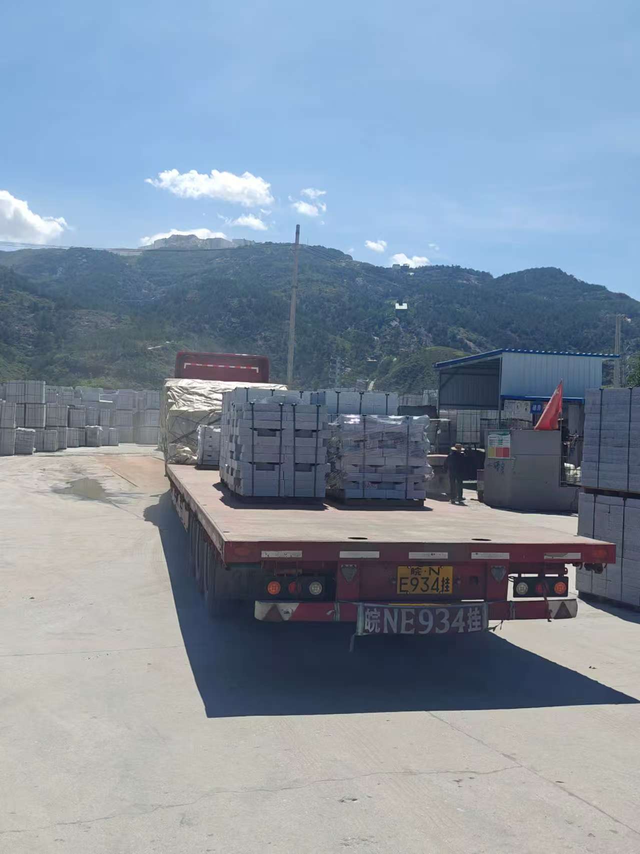 泰安 芝麻白仿形路沿石，直形路沿石