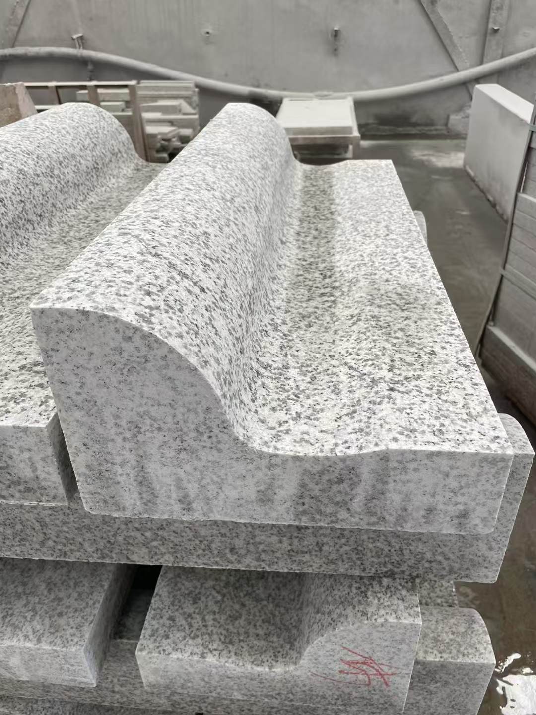 泰安 白麻花岗岩S型路沿石，路侧石，马路牙子等